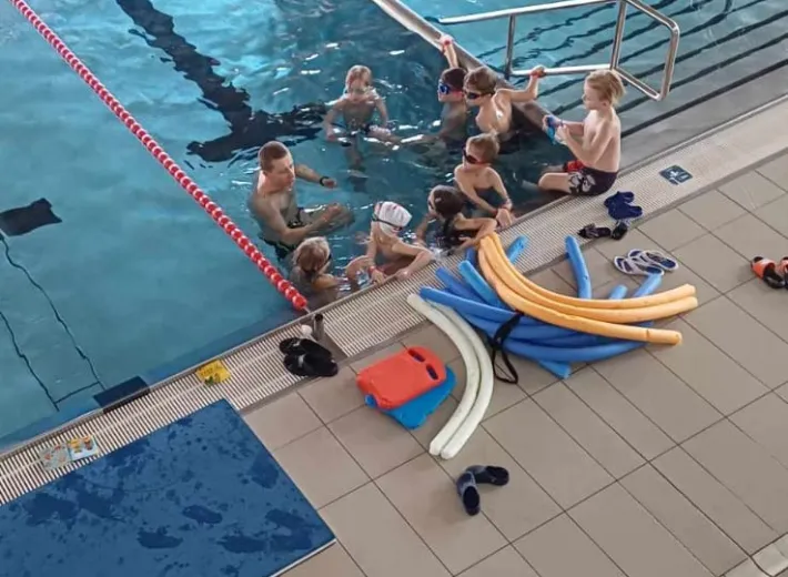 Najmłodsza grupa MMKS Podhale rozpoczęła zajęcia na basenie!