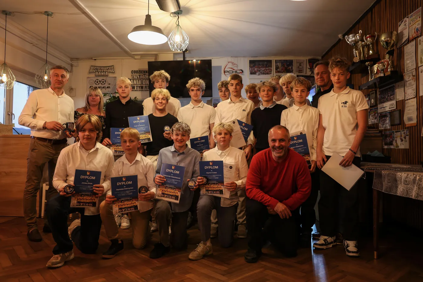 Srebrni Młodzicy MMKS Podhale uhonorowani – spotkanie o przyszłości mlodzieżowego hokeja w Nowym Targu