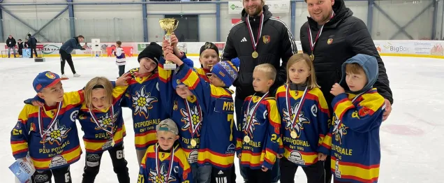 Najmłodsi hokeiści MMKS Podhale najlepsi na turnieju w Krasno nad Kysucou!