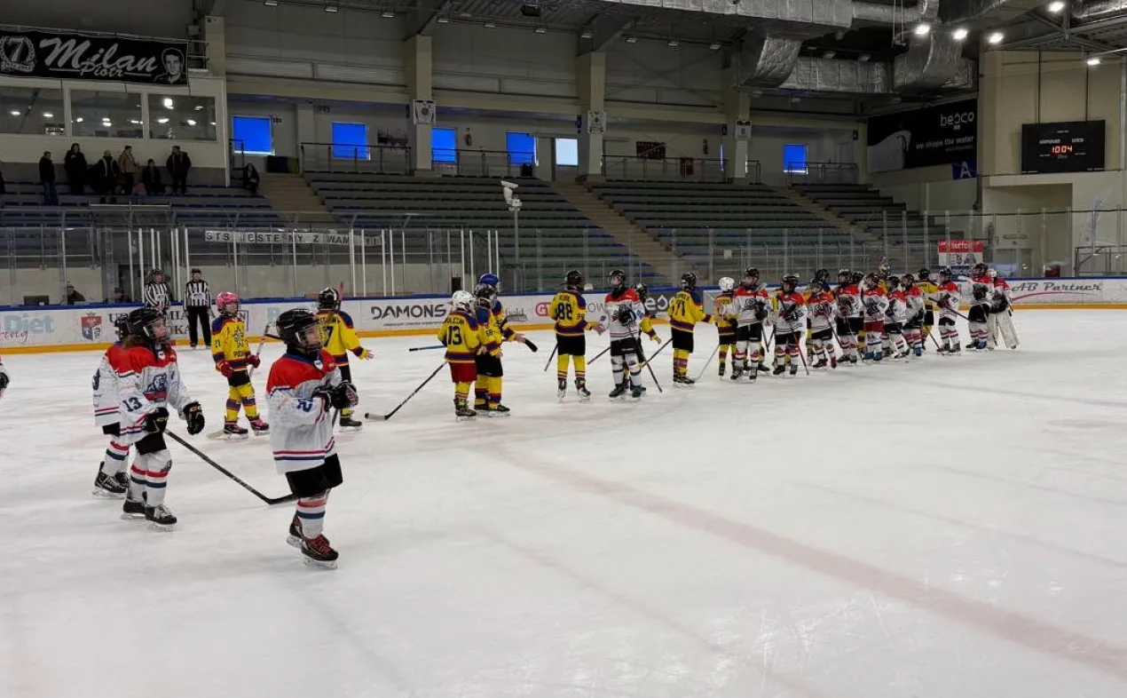 Żak Starszy kończy sezon zasadniczy dwoma zwycięstwami